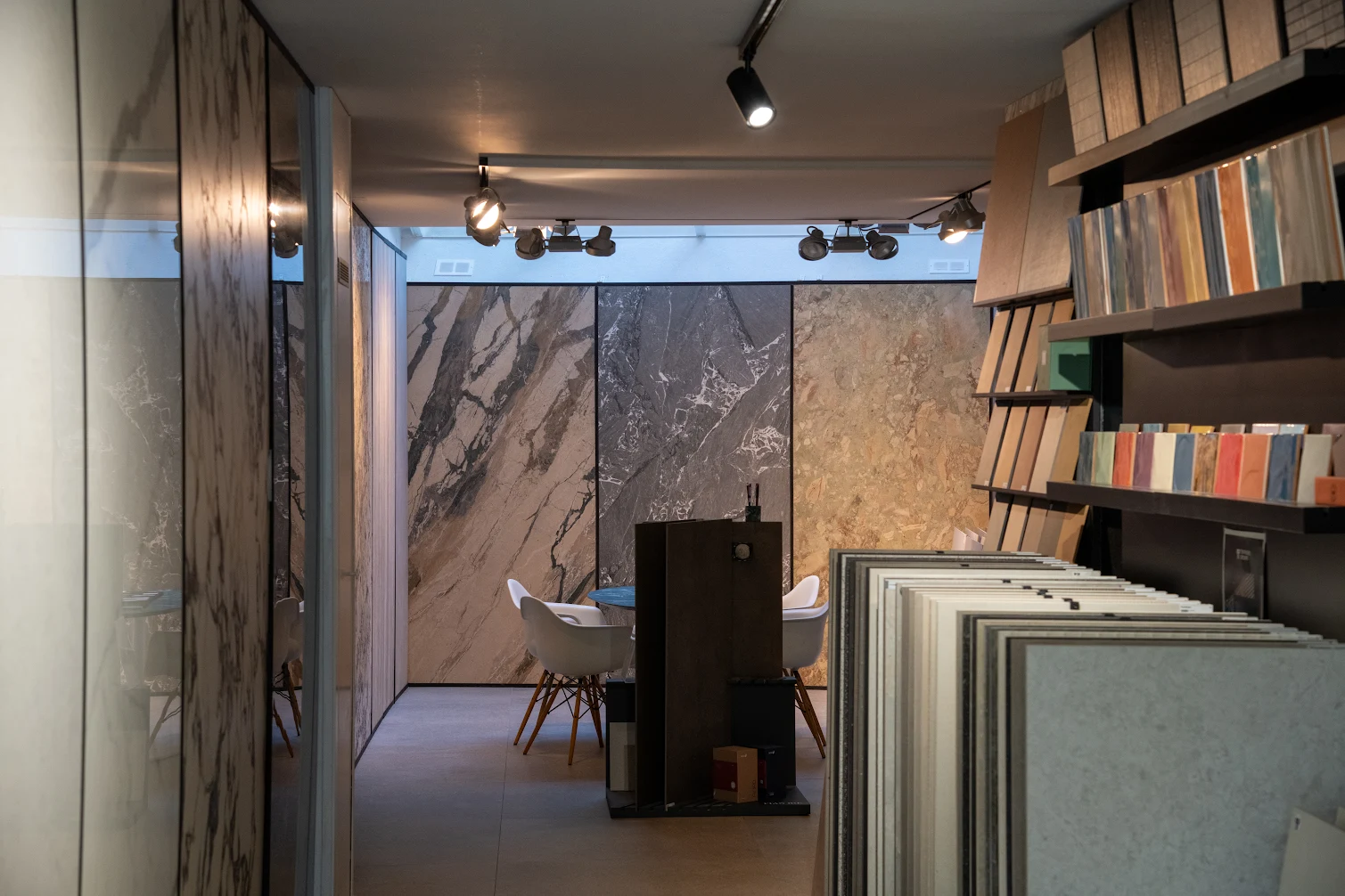 Sélection de carrelages premium au showroom de Pully