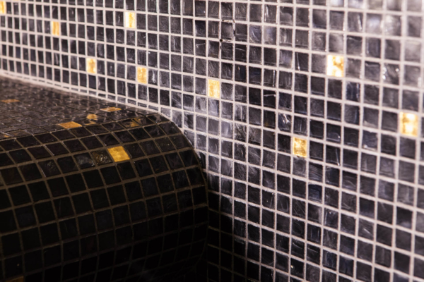 Hamman privée en carrelage mosaïque, canton de Vaud