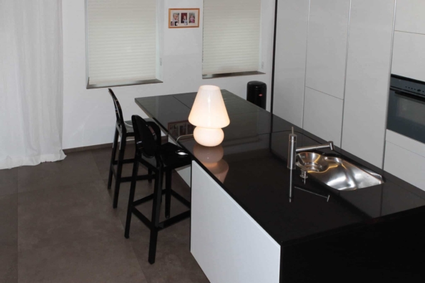 Cuisine avec mini bar pour une rénovation