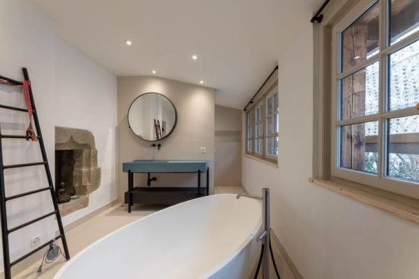 Vue générales de la salle de bains rénovées