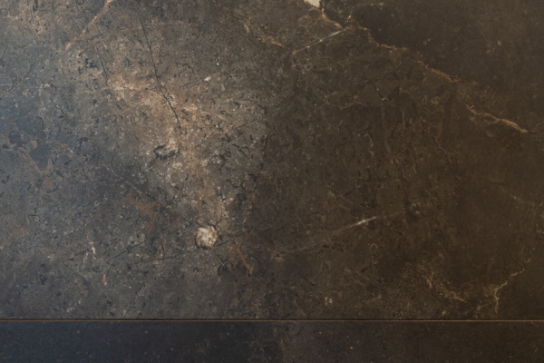 Carrelage imitation pierre grand format avec joint teinté