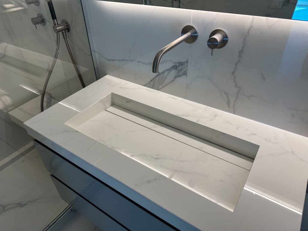 Divers créations de Tenthorey Carrelage – Vasques sur mesure à Suisse, vue 9