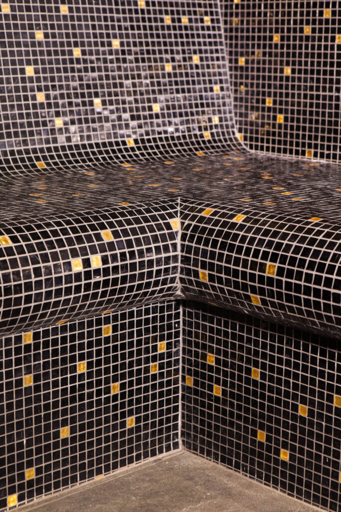 Hammam privé en mosaïque – Cuisine d'exception et Piscines et terrasses à Suisse romande, vue 12