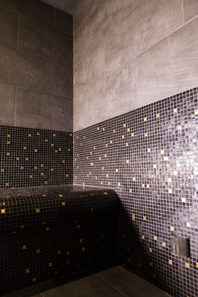 Hammam privé en mosaïque – Cuisine d'exception et Piscines et terrasses à Suisse romande, vue 6