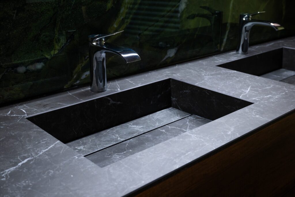 Rénovation de salle de bains avec vasques en céramique sur mesure à Morges – Salle de bain à Morges