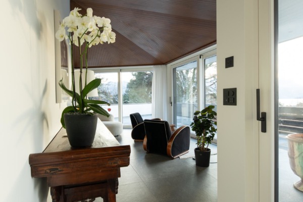 Rénovation d’une villa d’architecte à Montreux – Cuisine d'exception, Espace de vie, Piscines et terrasses et Salle de bain à Montreux, vue 17