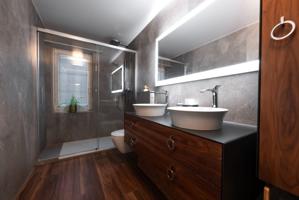 Rénovation de salle de bains dans la région de Lausanne « Les Cullayes » – Salle de bain à Les Cullayes, vue 4