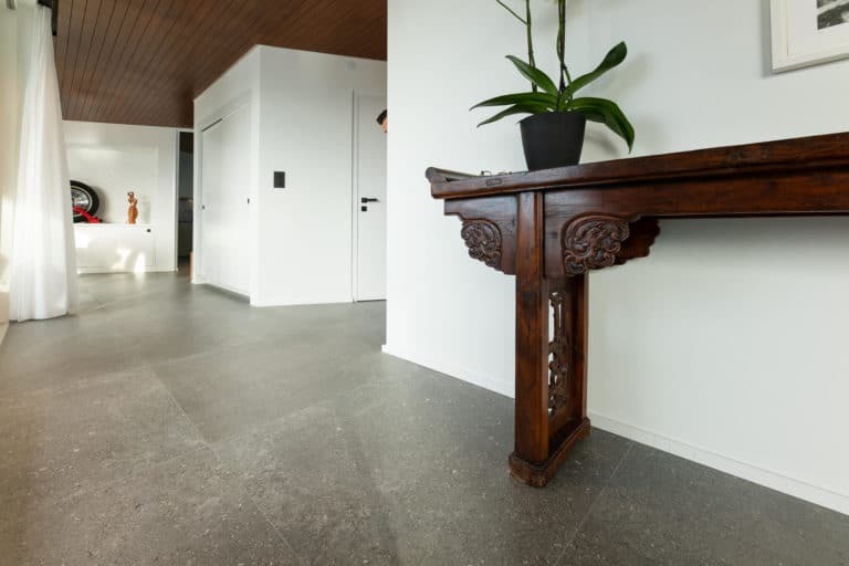 Rénovation d’une villa d’architecte à Montreux – Cuisine d'exception, Espace de vie, Piscines et terrasses et Salle de bain à Montreux, vue 24