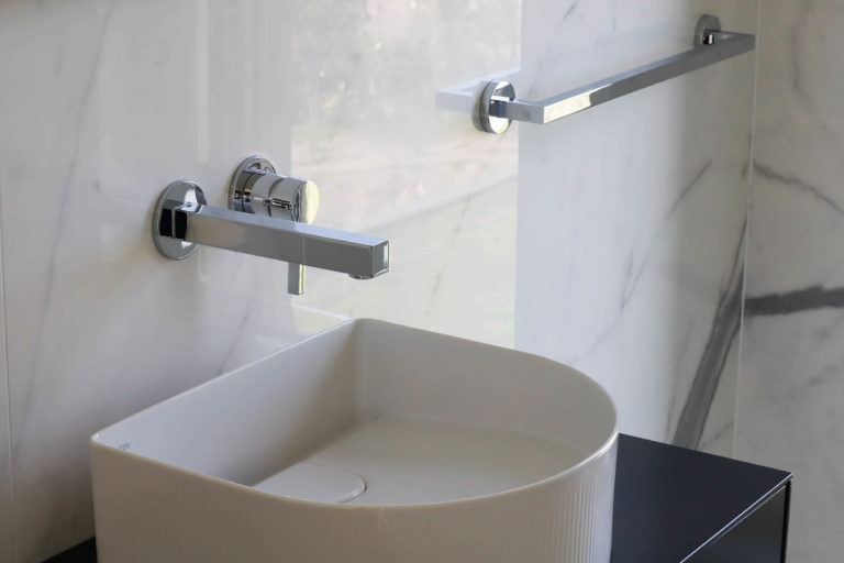 Villa dans les vignes à Neuchâtel – Espace de vie, Piscines et terrasses et Salle de bain à Neuchâtel, vue 17