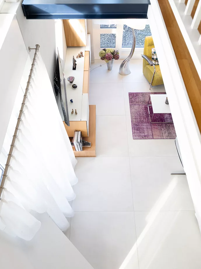 Un duplex à Sullens : sol grand format et rénovation