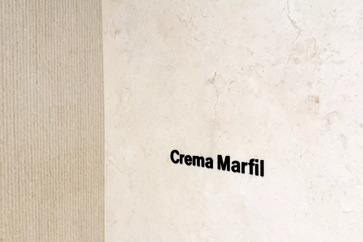 Échantillon Crema Marfil aux nuances crème et beige